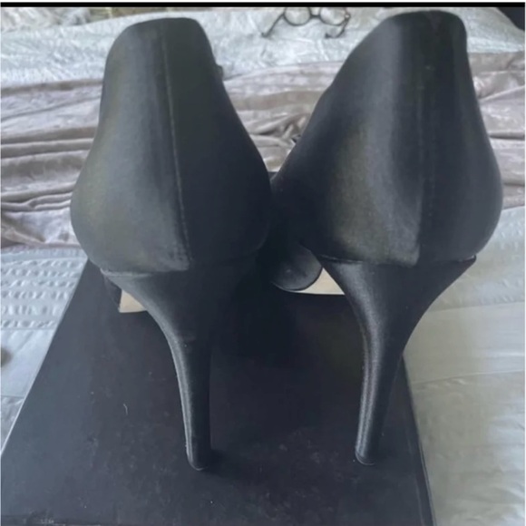 BADGLEY MISCHKA
Cloth heels
10 US
Very good condition - Picture 3 of 5